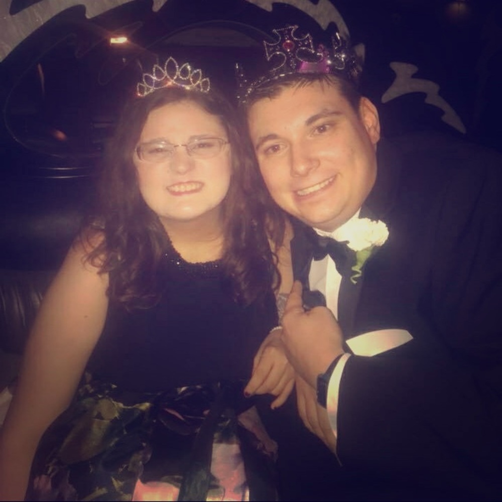 Verizon wireless LG flip phone.